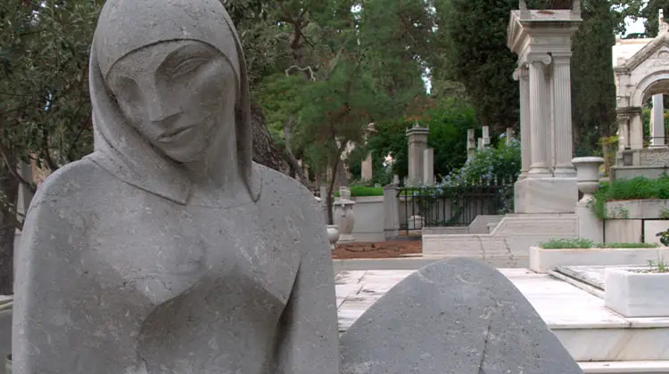Escultura do Primeiro Cemitério de Atenas