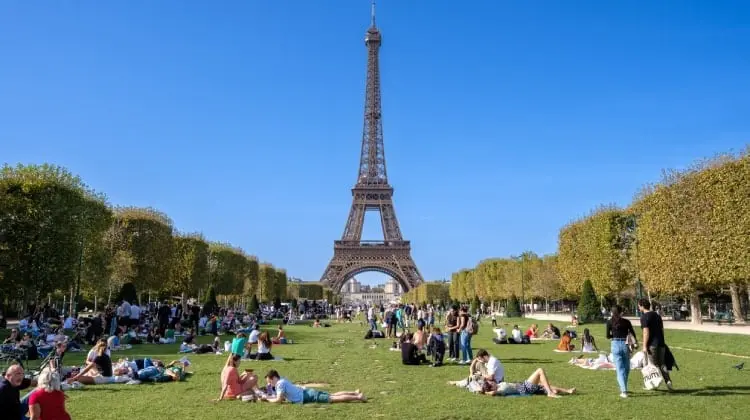 Saber quanto custa viajar para a Europa é o ponto de partida de um planejamento.