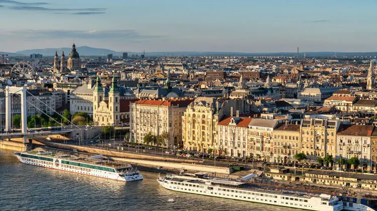 Budapeste visto de cima, às margens do Rio Danúbio