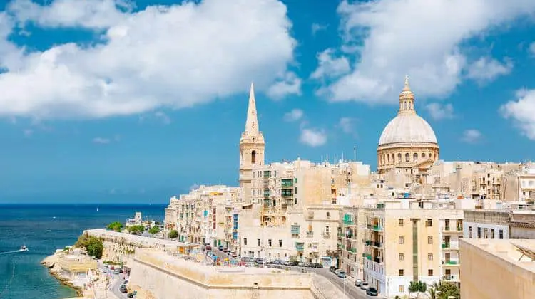 Visão panorâmica da costa da cidade de Valleta, Malta