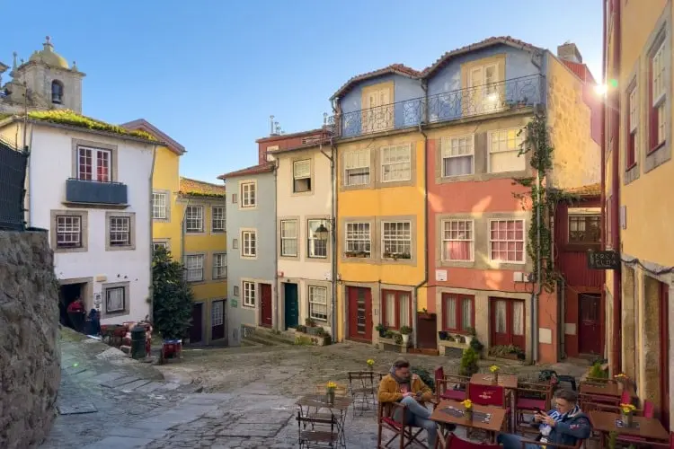 Saber onde comer no Porto vai ajudar a montar roteiro na cidade.