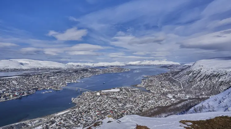 Tromsø, na Noruega, vista de cima