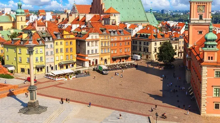 Vista da encantadora Old Town da capital polonesa, Varsóvia.