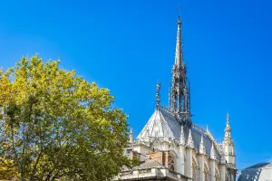 Fachada da Saint Chapelle em Paris.