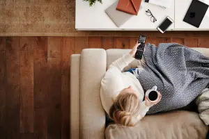 Séries na Netflix para quem ama viajar