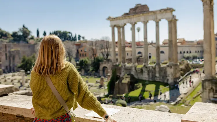 Viajante no Fórum Romano, Roma