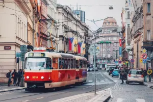 Tramvaj é o transporte em Praga é o meio mais eficiente de se locomover pela cidade.