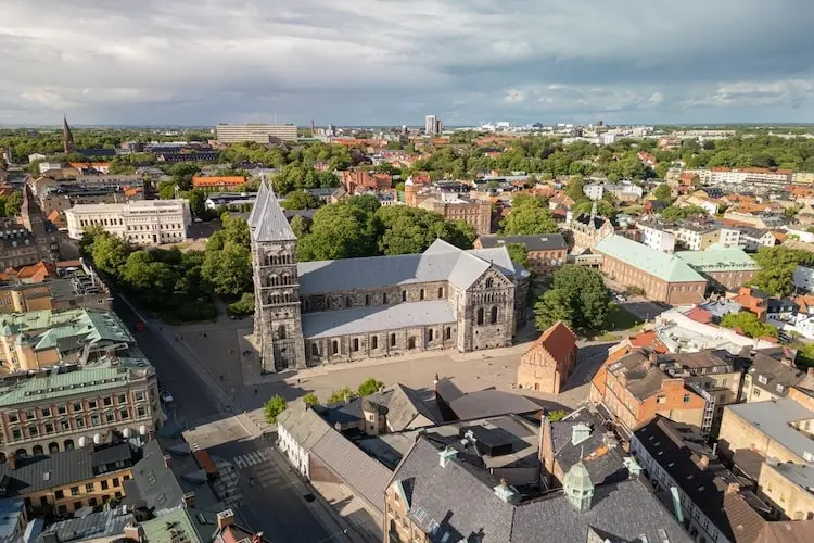 Cidade de Lund, na Suécia, e sua catedral histórica