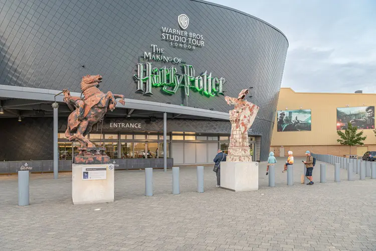 Entrada para o Warner Bros Studios de Harry Potter.
