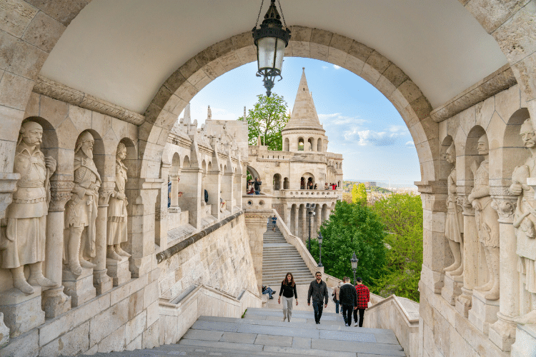 Budapeste é um dos destinos mais econômicos da Europa para quem deseja viajar com os amigos