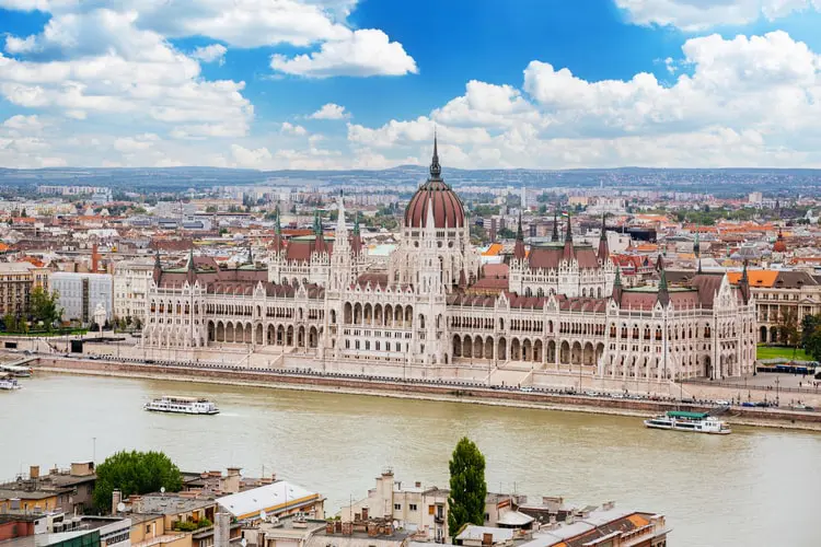 Vista aérea do Parlamento húngaro, em Budapeste