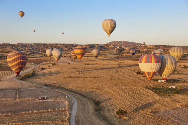 Balões no céu da Capadócia, boa opção para lua de mel na Europa