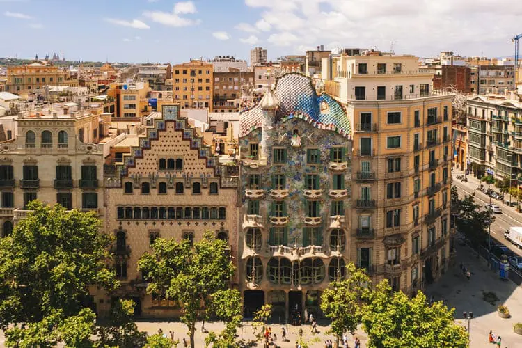 Fachada da Casa Battló e da Casa Amatller