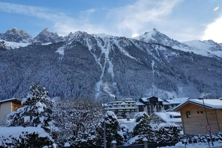 Mont Blanc em Chamonix na França coberto de neve