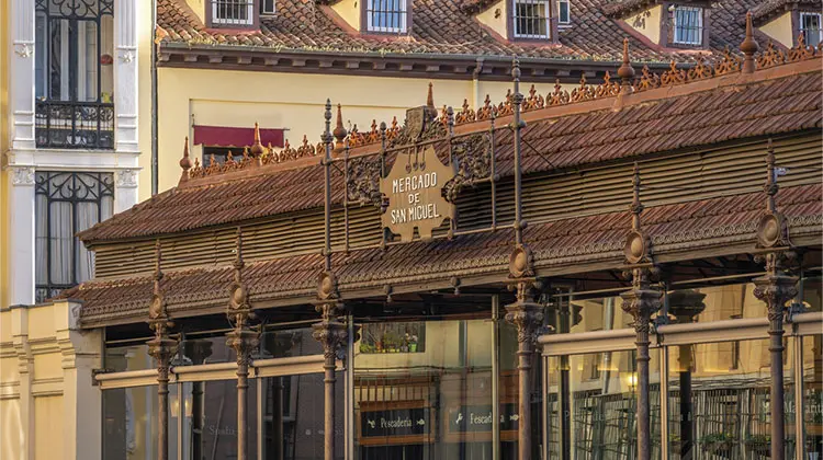 Mercado de São Miguel, na espanha, um dos mais populares mercados tradicionais na Europa