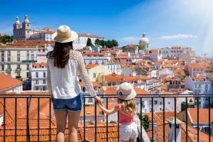 Mãe em Portugal com sua criança