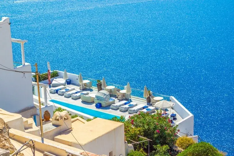 Hotel com bela vista pra a Caldera em Santorini.