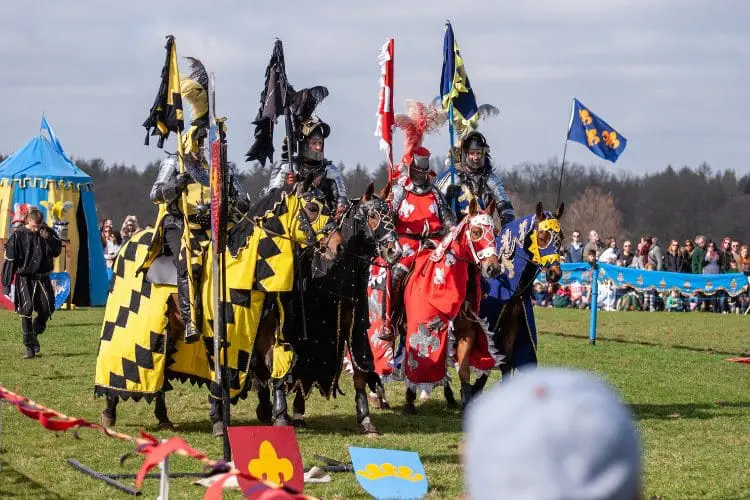 Viking festival Inglaterra Cavaleiros em uma das festas populares na Inglaterra.