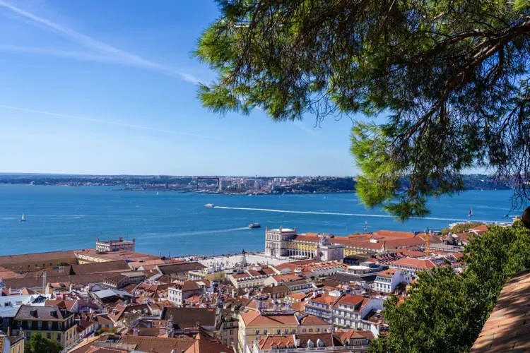 O Castelo de São Jorge, deve estar na lista sobre o que fazer em Lisboa.