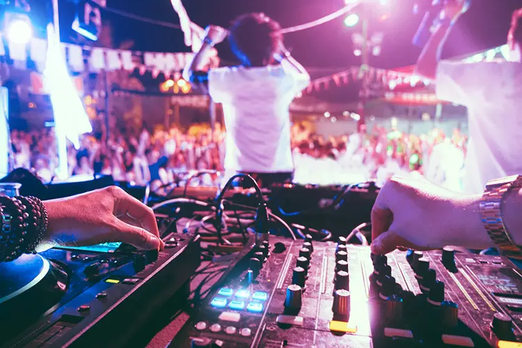 Baladas de música eletrônica são as mais procuradas em Lisboa