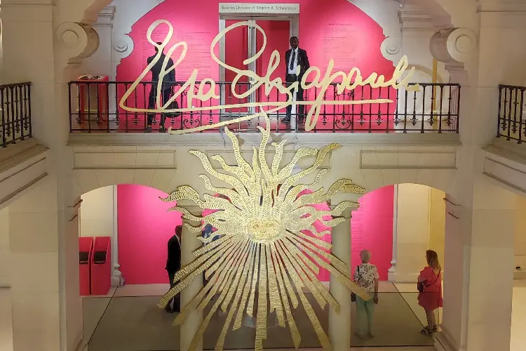 Exposição de estilista famosa em Paris
