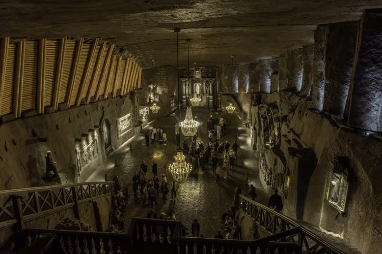 Capela de St. Kinga construída dentro da Mina de Sal de Wieliczka, perto de Cracóvia, na Polônia.
