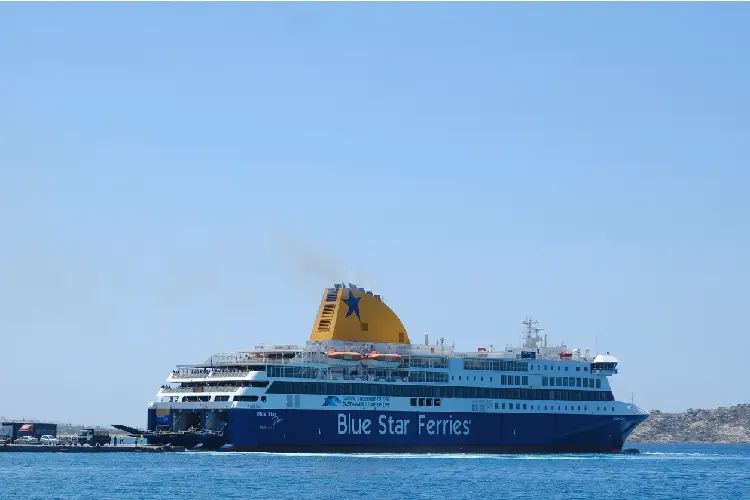 Ferry boatem alto mar.