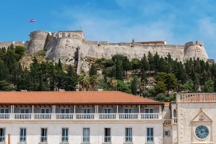 Spanjola Fortress não pode faltar no roteiro sobre o que fazer em Hvar.