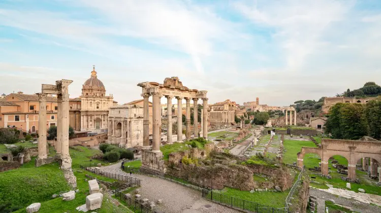 Vista aérea do Fórum Romano em Roma.