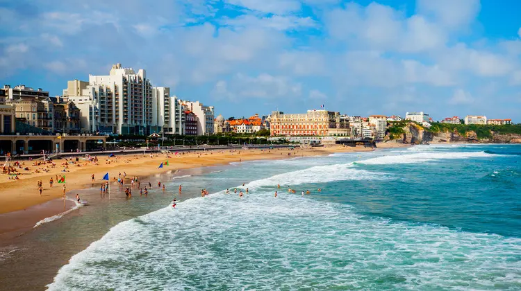 Há muito o que fazer em Biarritz, a começar pela Grande Plage, uma das atrações principais.