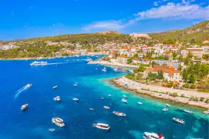 Há muito o que fazer em Hvar para além das praias.
