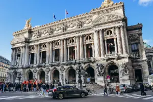 Fachada da Ópera Garnier, em Paris.