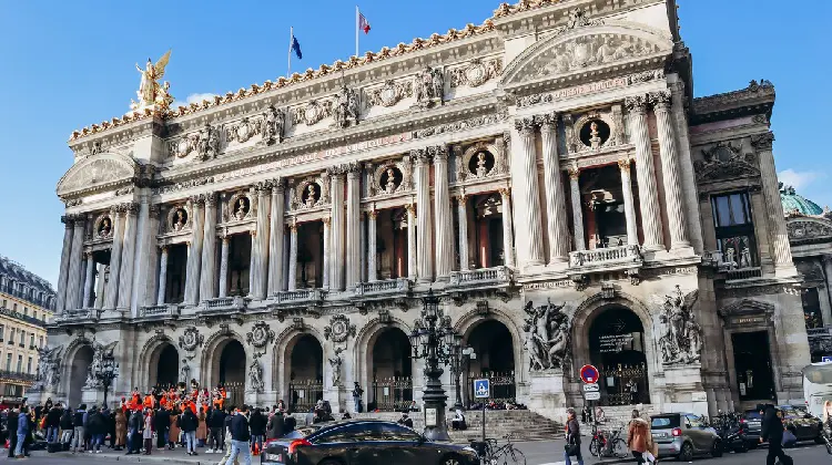 Fachada da Ópera Garnier, em Paris.