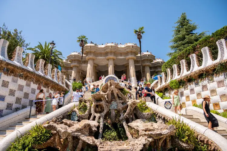 O Parque Guell em Barcelona é parada obrigatória na cidade.