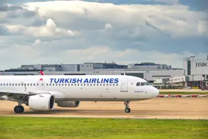 Avião da companhia Turkish Airlines que vende passagem aérea para Turquia