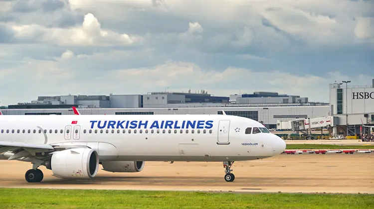 Avião da companhia Turkish Airlines que vende passagem aérea para Turquia