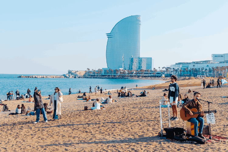 Vale a pena reservar um dia para conhecer as praias de Barcelona