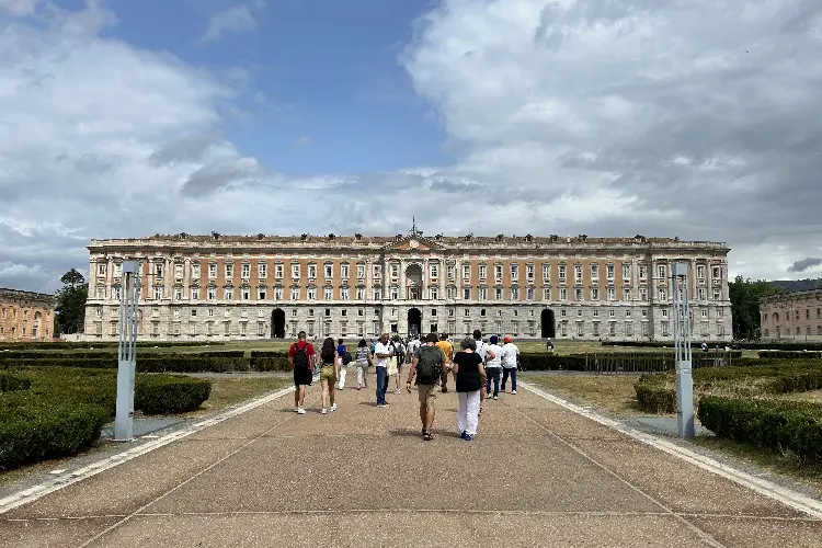 Pessoas na Reggia di Caserta