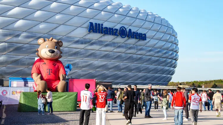 O Allianz Arena Munique Tour é ium dos passeios mais interessantes na Alemanha