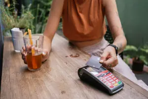 O cartão Wise para viagem é a melhor opção para economizar e aproveitar o destino