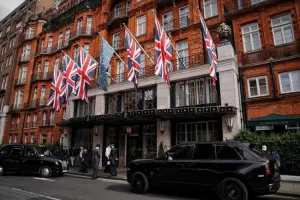 Fachada de um dos melhores hotéis da Inglaterra.