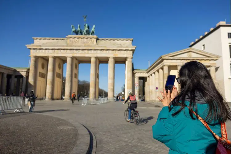 Um dos principais pontos turísticos de Berlim, Portão de Brandemburgo