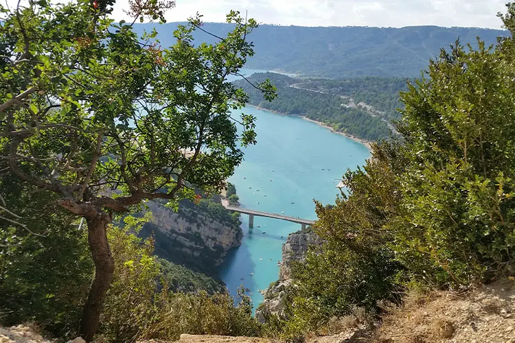 Vista do Desfiladeiro de Georges du Verdon na Provence