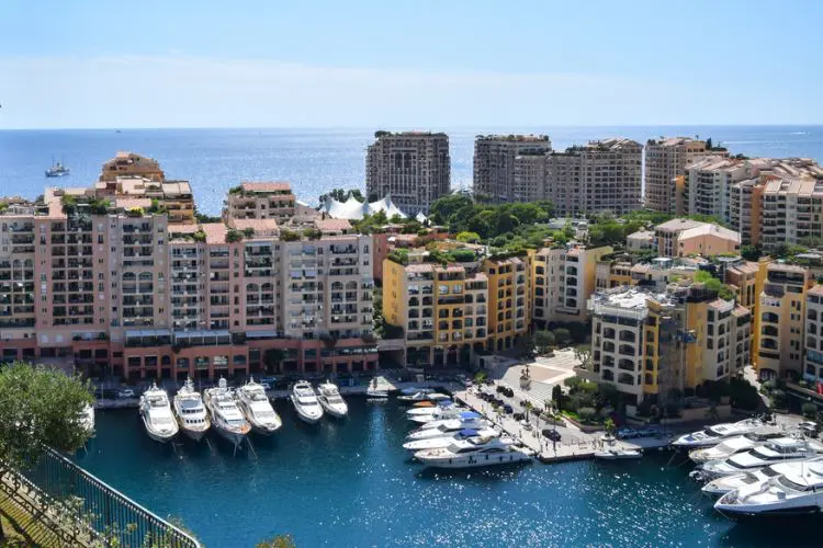 Visão panorâmica do Fontvieille em Mônaco