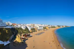 vista aérea da praia principal de Albufeira