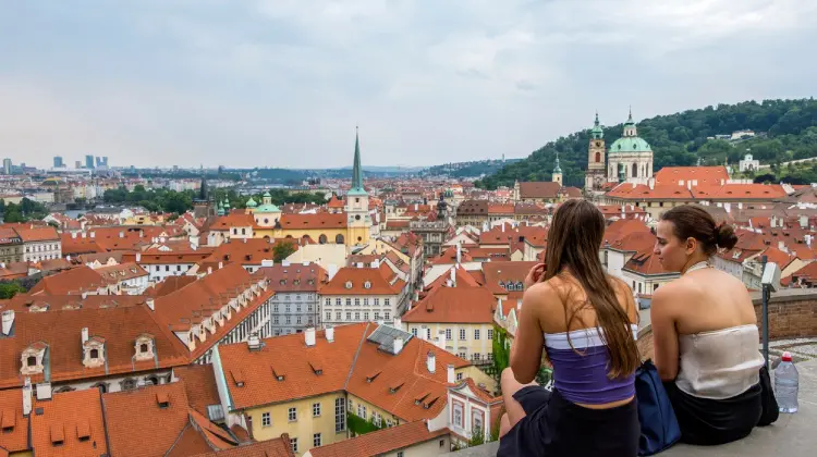 Vista panorâmica de Praga com destaque para a Cidade Velha ao fundo