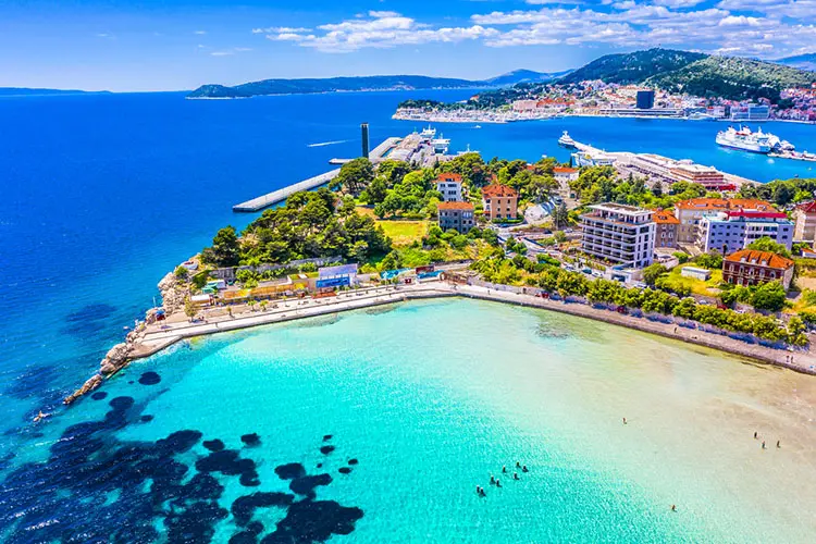 Porto marítimo de Split, Bačvice, na Croácia