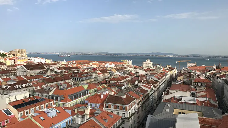 Vista de Lisboa, uma das cidades com preço das hospedagens na Europa mais elevados