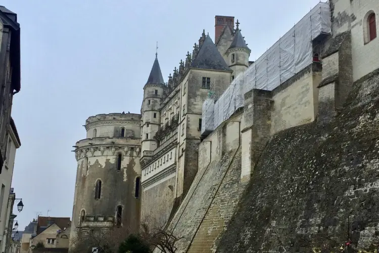 Castelo de Amboise no Vale do Loire é um dos principais passeios na França com crianças
