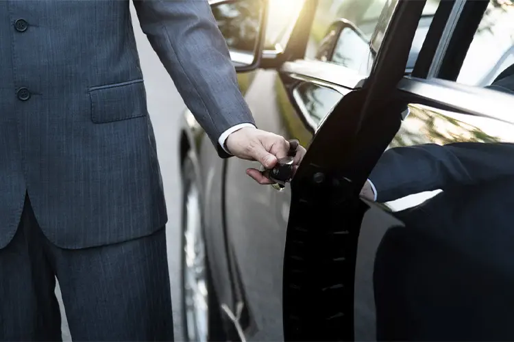 Motorista particular pode ser contratado via concierge